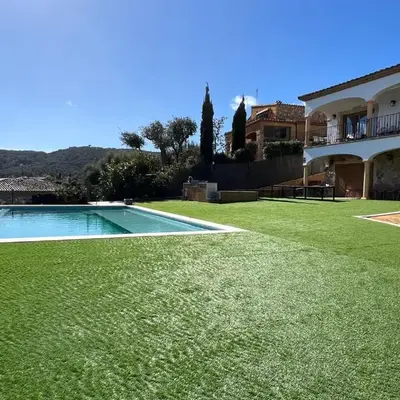 Casa Mas Cabañas con piscina infinita con playa