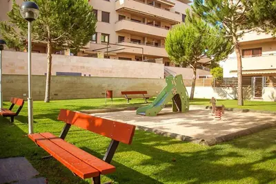 Jardín al aire libre en AL47 Spacious apartment near Fenals beach