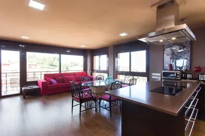 Una cocina o zona de cocina en Precioso duplex en Begur con vistas al mar
