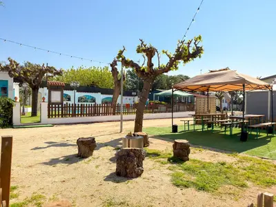 Jardín al aire libre en Camping Costa Dorada