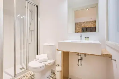 Un baño de Flateli -Plaça Catalunya 3-1