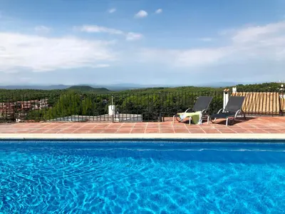 Piscina en o cerca de 2 bedroom apartment in Begur center. Sea views terrace and pool Ref:H09