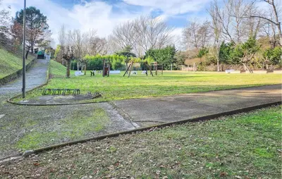 Jardín al aire libre en Lovely Home In Vidreres With Kitchen