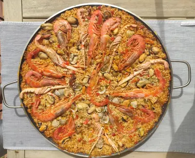 Comida en o cerca de este apartamento