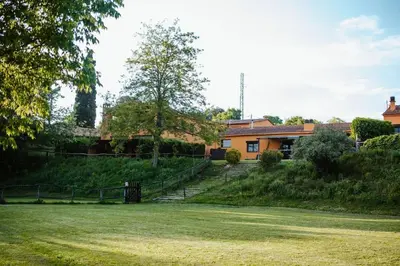 Jardín al aire libre en La BERBENA casa rural en el campo