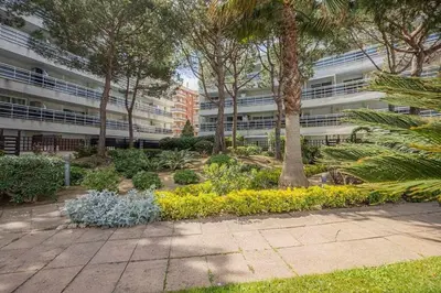 Jardín al aire libre en BA Sabanell Park